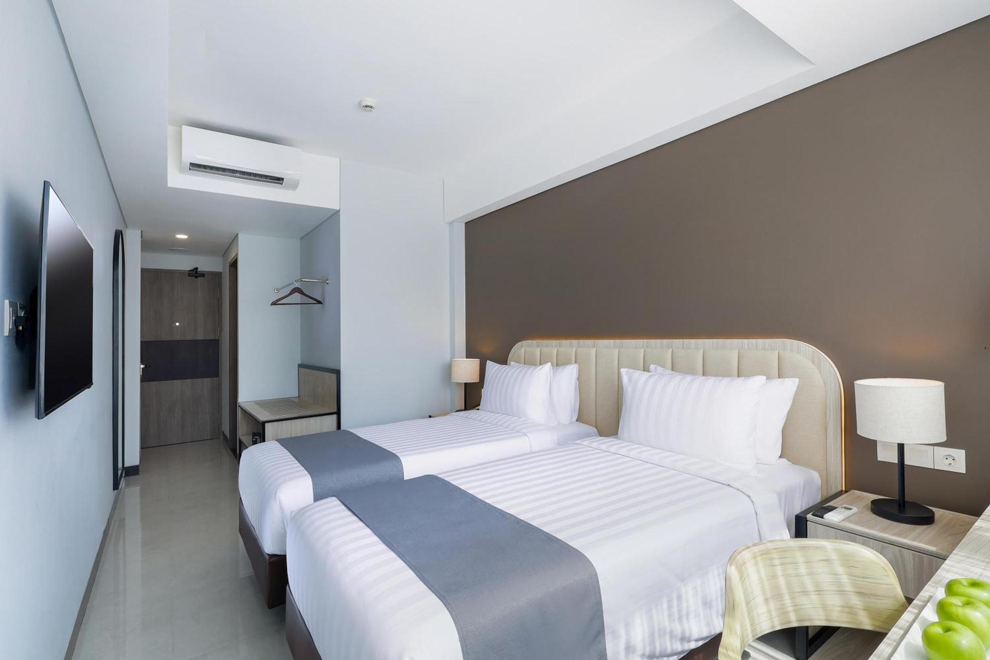 Royal Regantris Kuta Hotel Kuta Lombok Kültér fotó